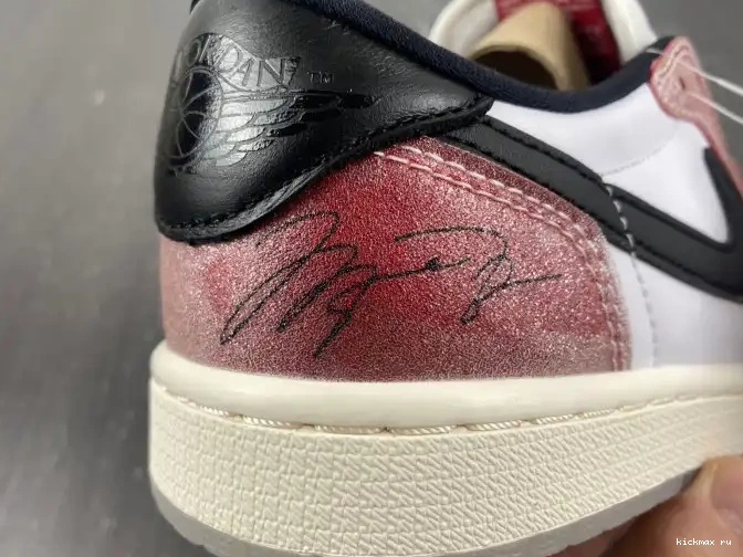 Rep 1 JORDAN X LOW ROOM OG 'RED AIR TROPHY FN0432-017 BLACK' 0502